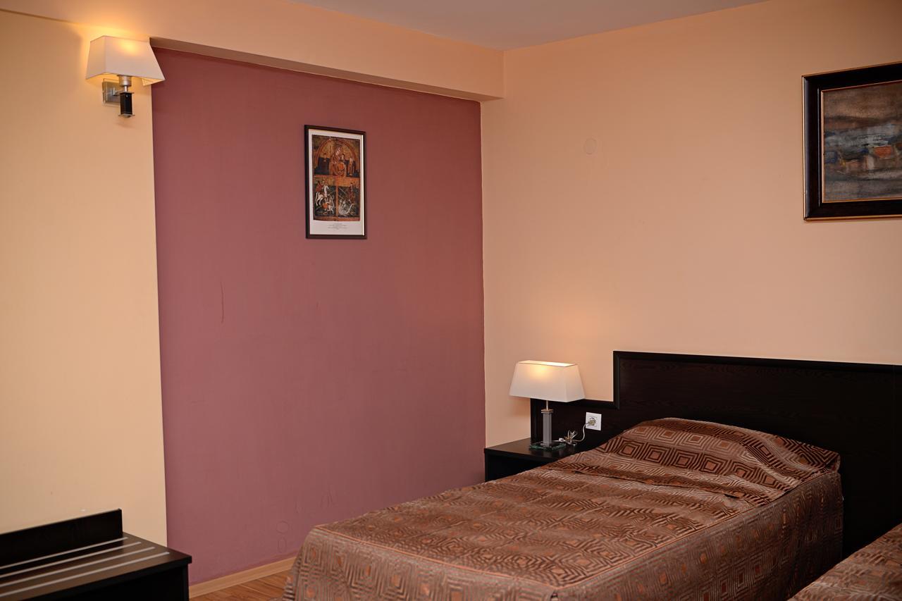 Family Art-Hotel Zora Vratsa Dış mekan fotoğraf